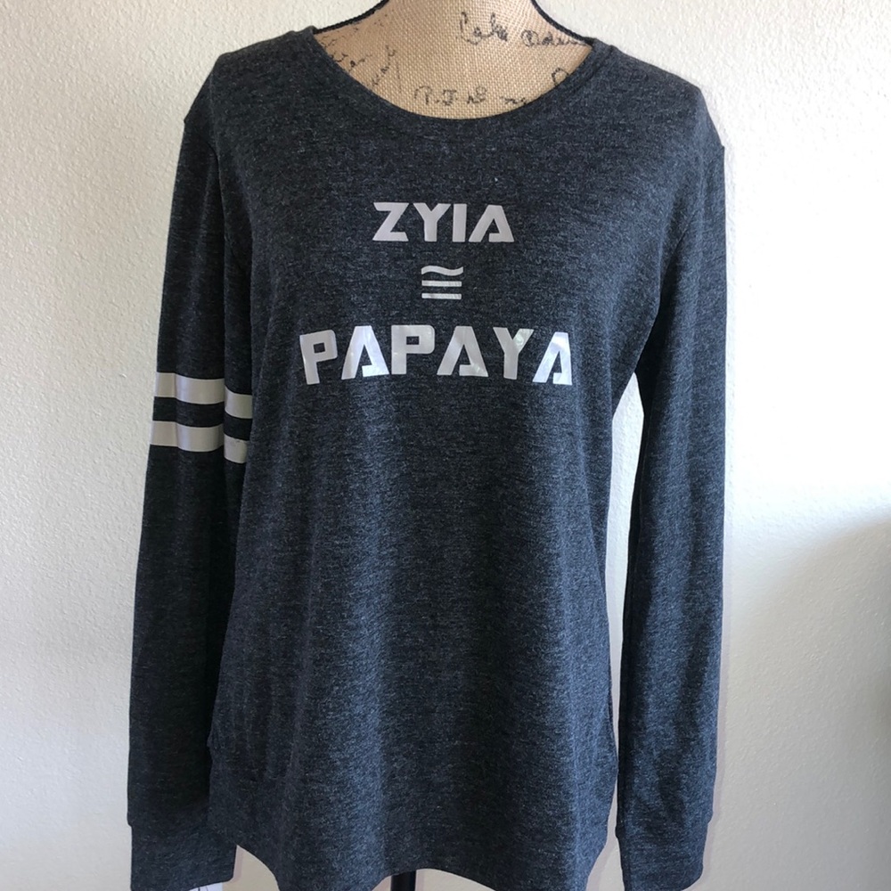 Long sleeve active shirt.